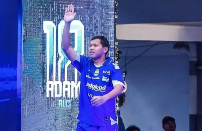Gelandang Persib Adam Alis. [Instagram]